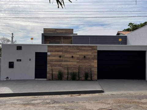 Casa 3 quartos e de alto padrão a venda em Caldas Novas no Bairro Itaguaí 2