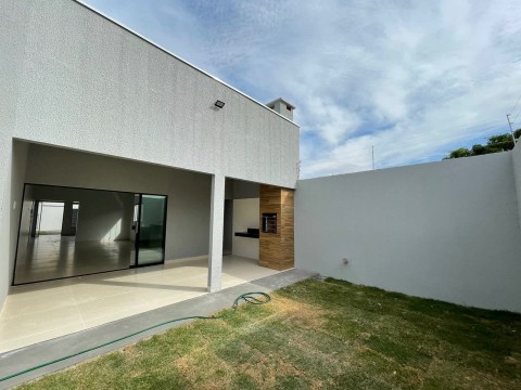 Casa 3 quartos e de alto padrão a venda em Caldas Novas no Bairro Itaguaí 2