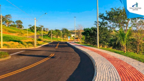 Dois Lotes lada a lado a venda no Setor Lago Sul em Caldas Novas